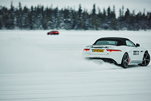 Jaguar Land Rover представляет школу вождения Ice Driving Academy