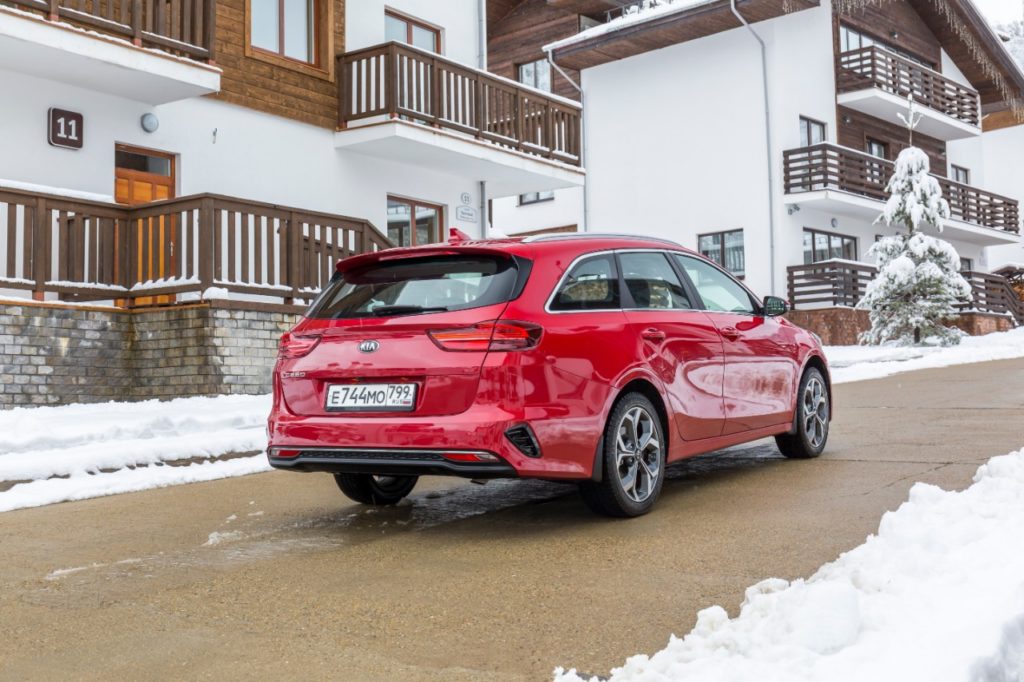Дата старта продаж и цена на новый KIA Ceed SW