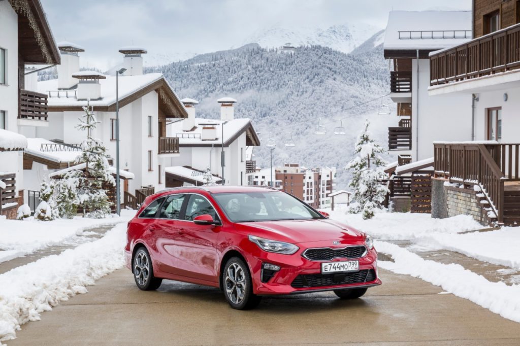 Дата старта продаж и цена на новый KIA Ceed SW