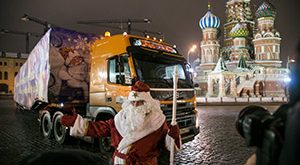 Volvo FMX доставил елку в Кремль