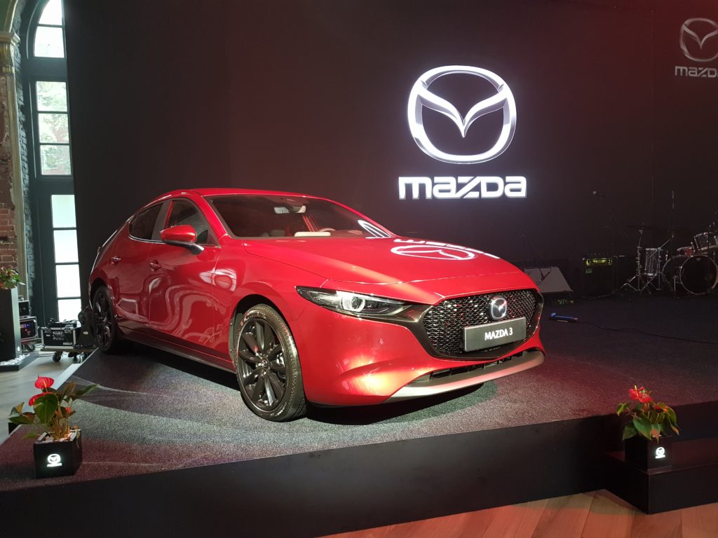 Новая Mazda3 представлена в России