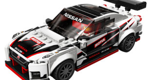 Nissan GT-R из Lego