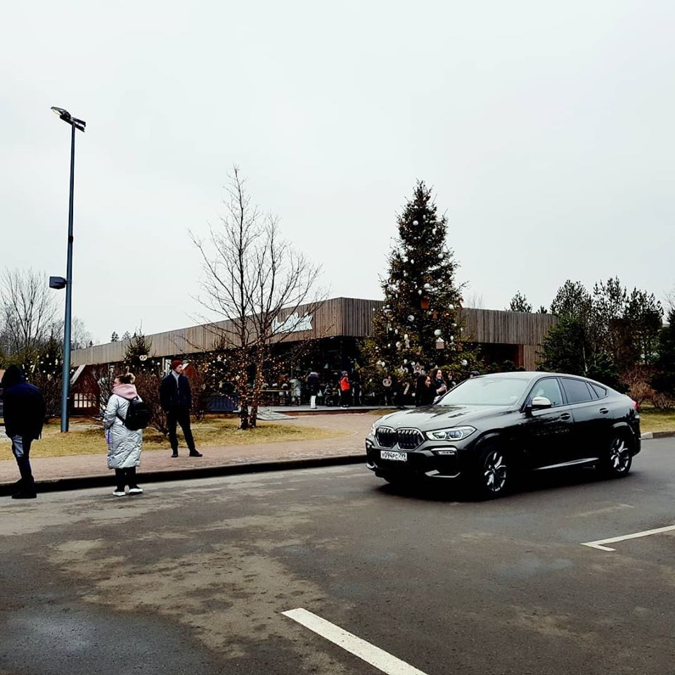 Адванс-Авто презентовал BMW X6 в Сколково