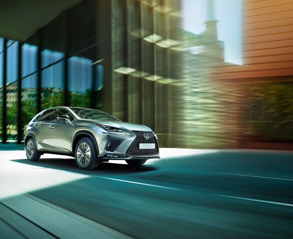 Lexus в тройке лидеров по продажам среди премиальных брендов в 2019 году