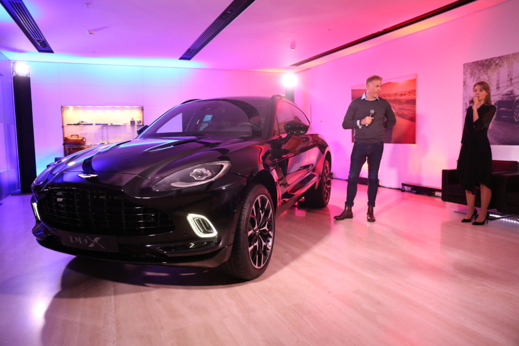 В России впервые показали кроссовер Aston Martin DBX