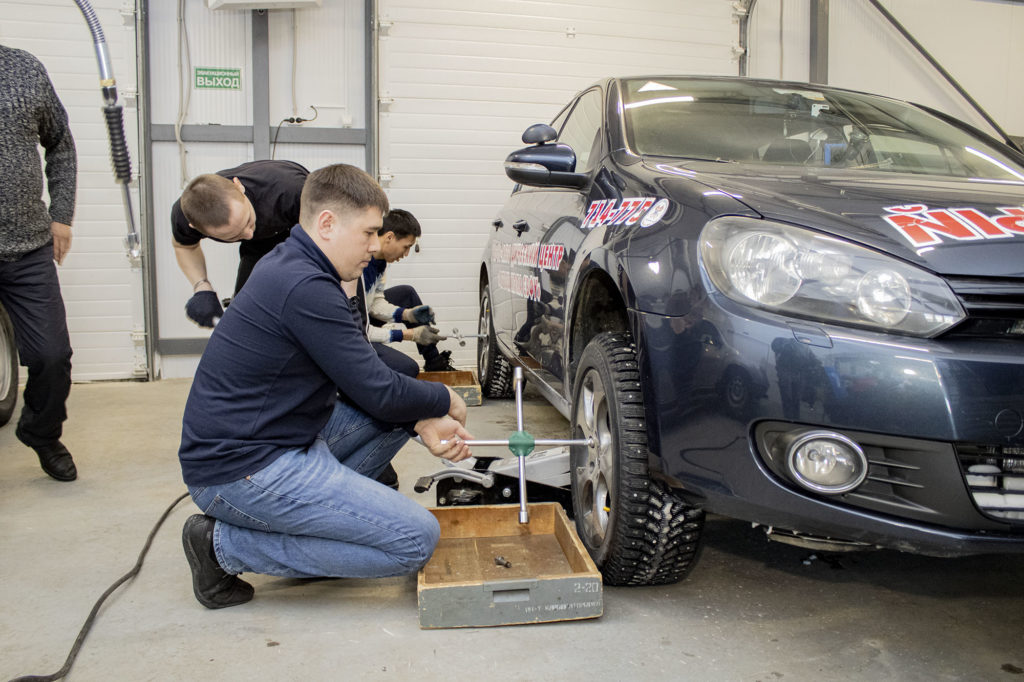 Шины Bridgestone испытали при сверхнизких температурах Шины Bridgestone испытали при сверхнизких температурах
