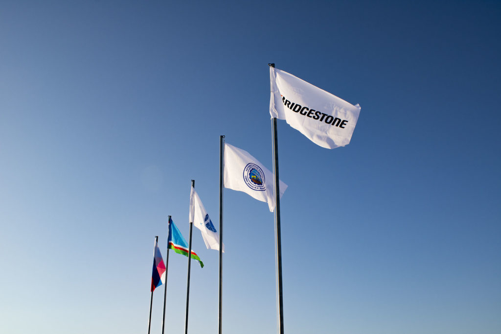 Шины Bridgestone испытали при сверхнизких температурах Шины Bridgestone испытали при сверхнизких температурах