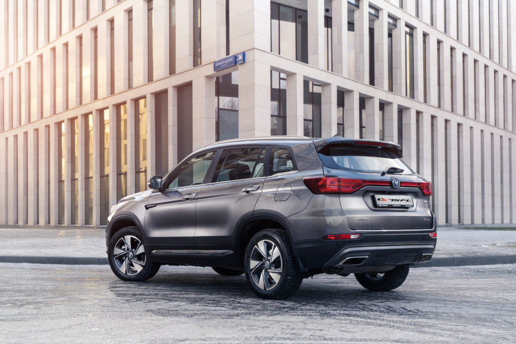 Самый большой кроссовер Changan CS75FL поступил в продажу по конкурентной цене Самый большой кроссовер Changan CS75FL поступил в продажу по конкурентной цене