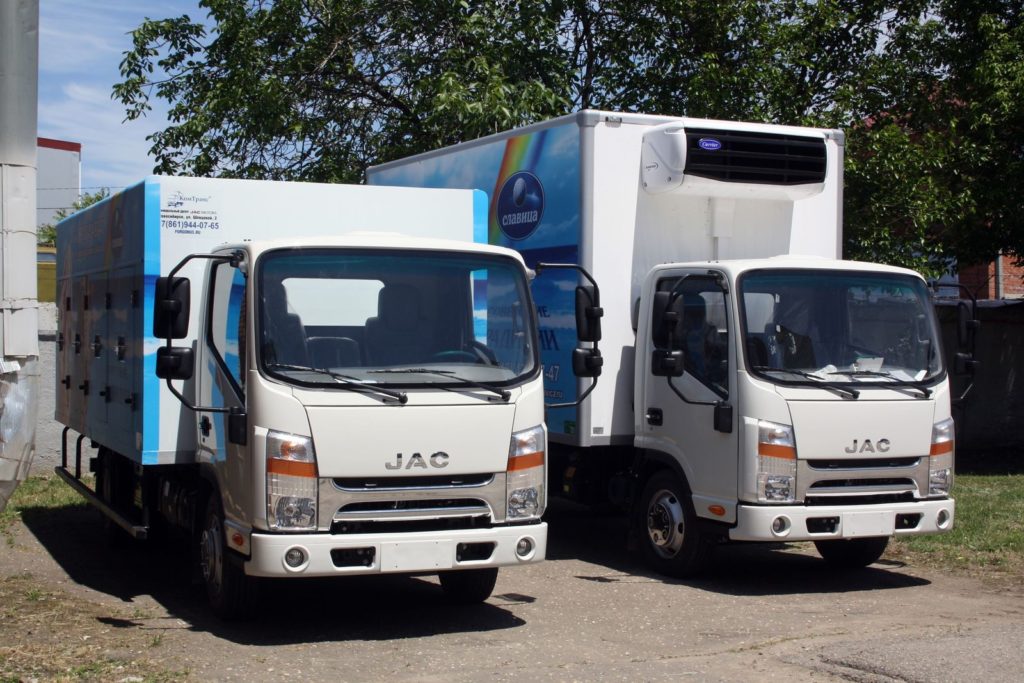 JAC N56 получил кузов для перевозки мороженного