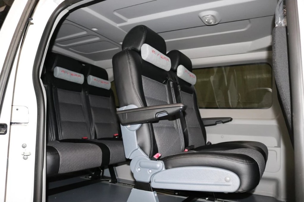 Peugeot Expert получил  пассажирскую модификацию Tour Comfort