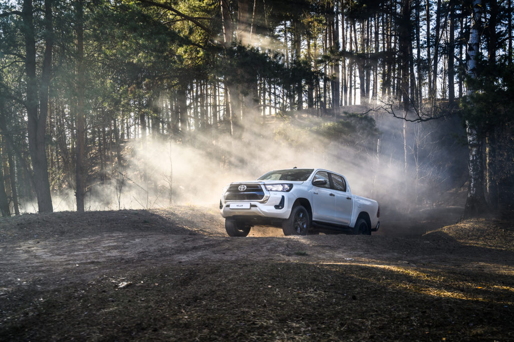 Toyota обновила Hilux и Fortuner