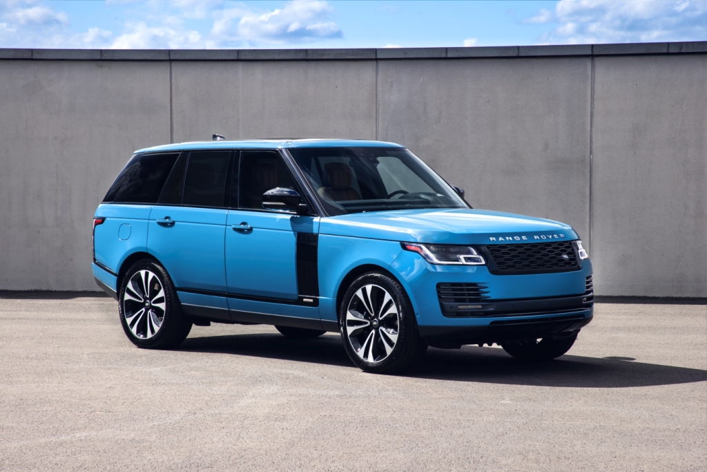 Спецверсия Range Rover Fifty начала продаваться в России почти за 11 миллионов