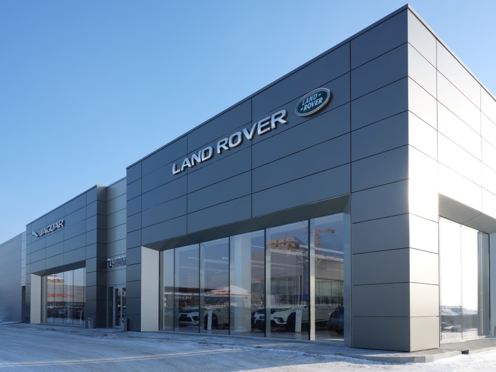 Jaguar Land Rover открылся в Иркутске