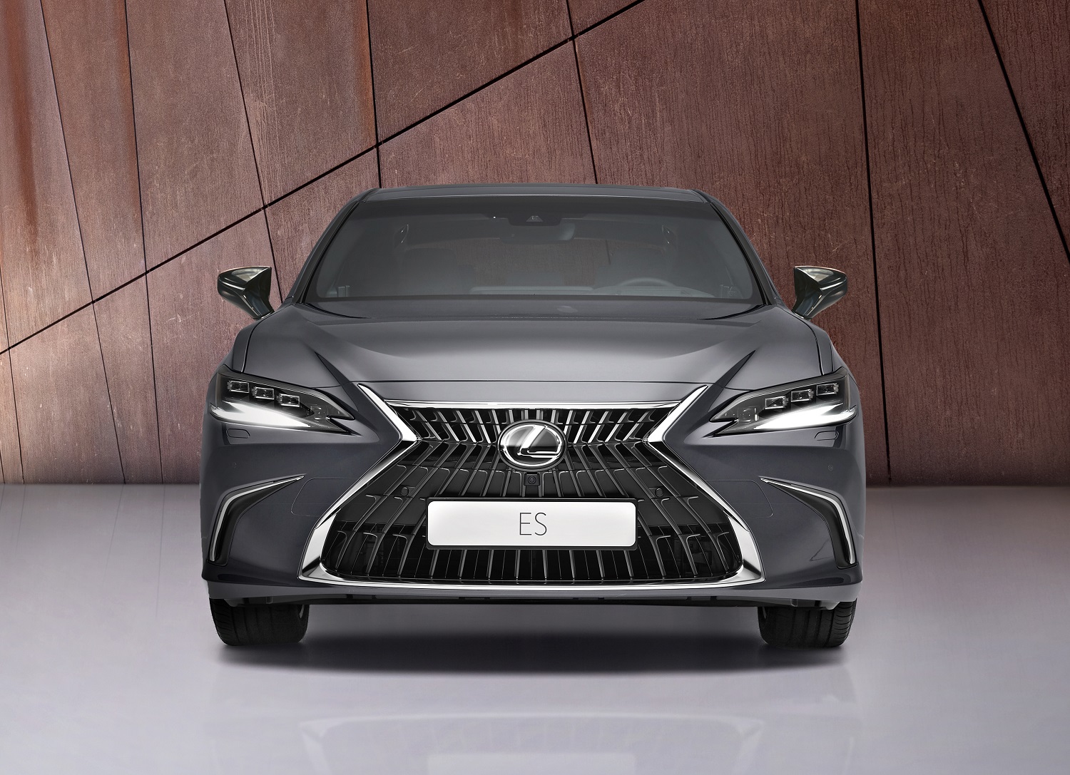 Состоялась мировая премьера LEXUS ES