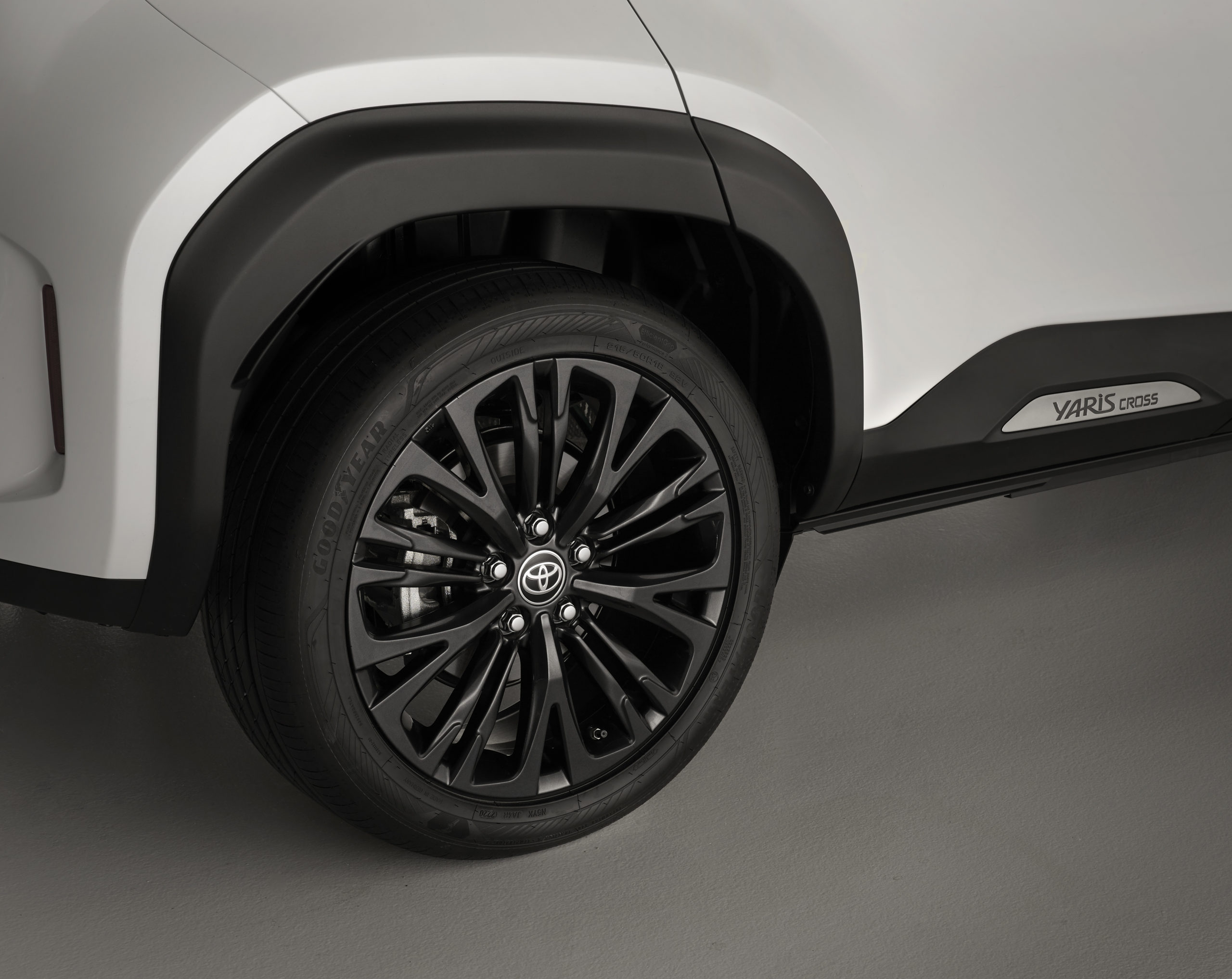 Toyota выбирает шины для кроссовера Yaris Cross