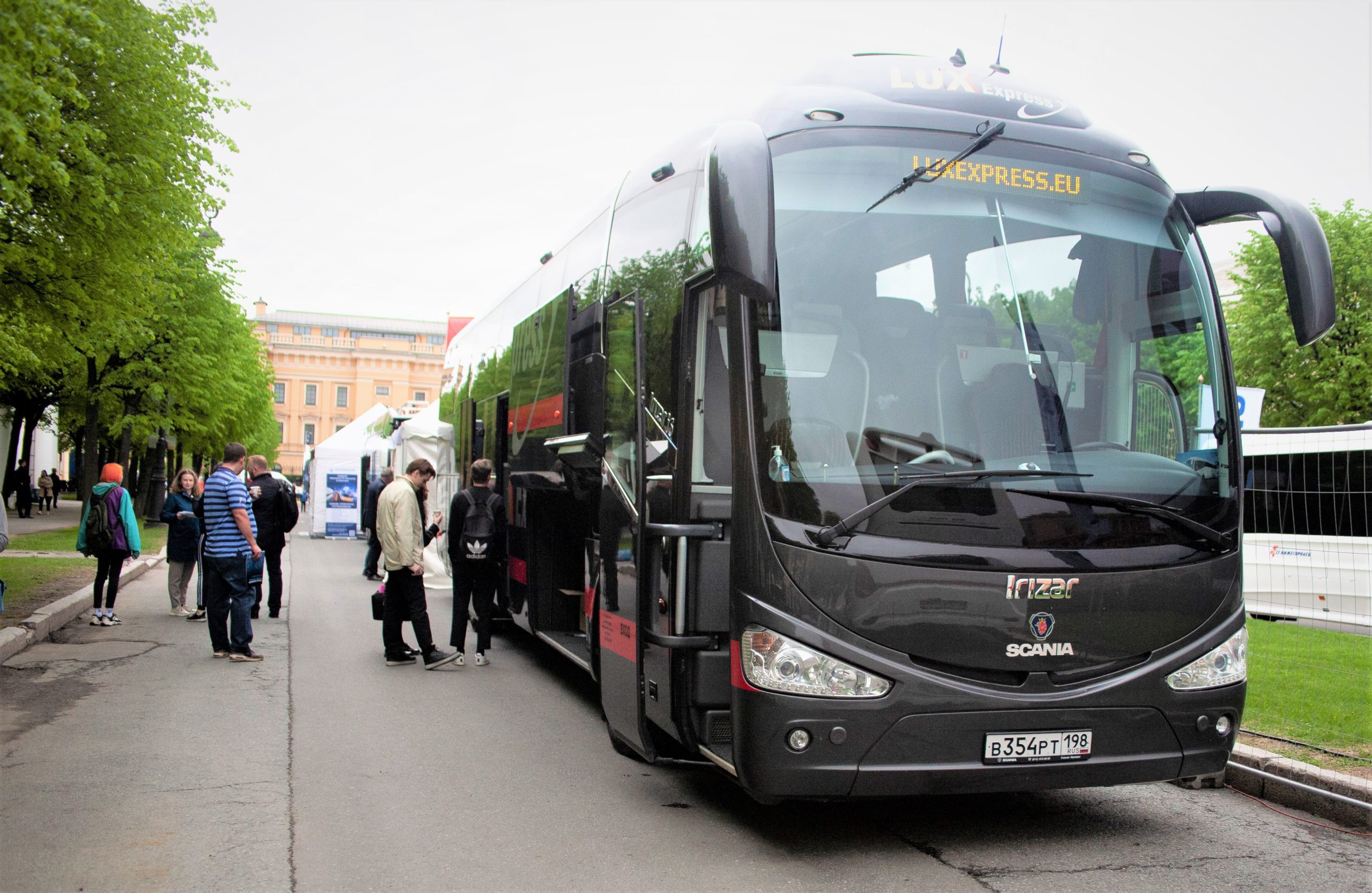 Автобусы Scania для туристических и междугородних перевозок показали в Санкт-Петербурге