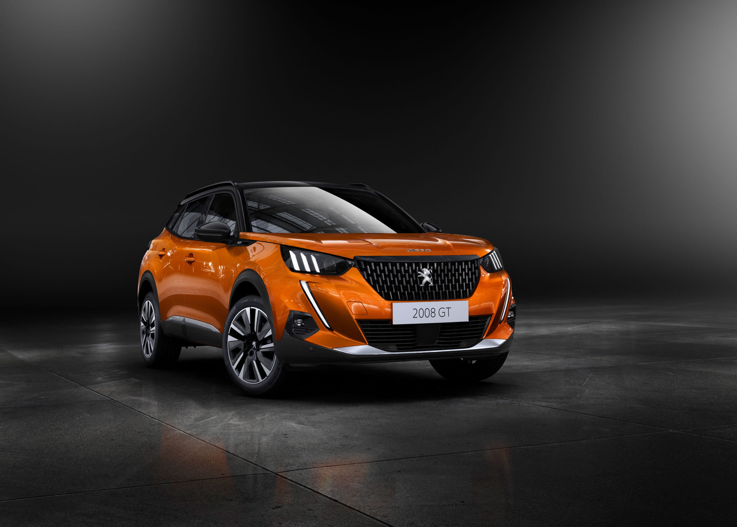 Peugeot 2008 получил новую коробку передач и двигатель