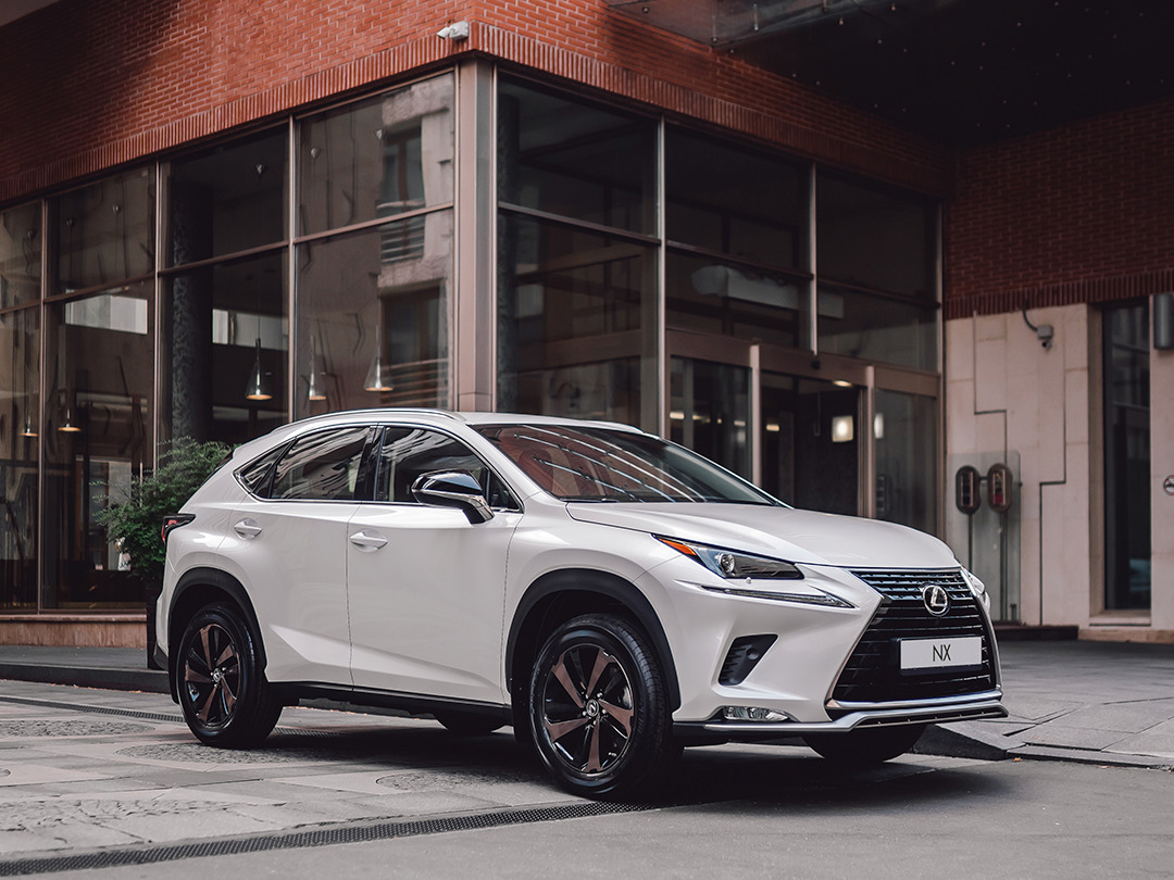 За первое полугодие в России продано 4 969 новых Lexus RX