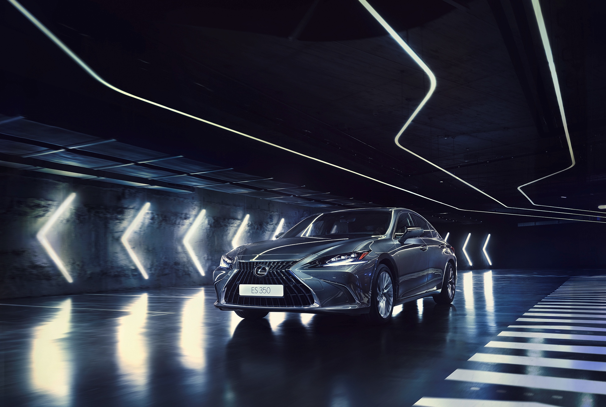 Обновленный Lexus ES появился в дилерских центрах