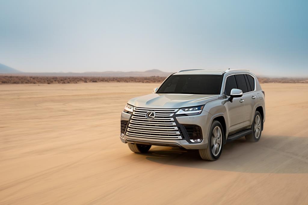 Мировая премьера нового Lexus LX прошла в Москве