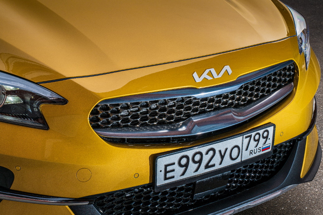 Обновленный купе-кроссовер Kia XCeed поступил в продажу