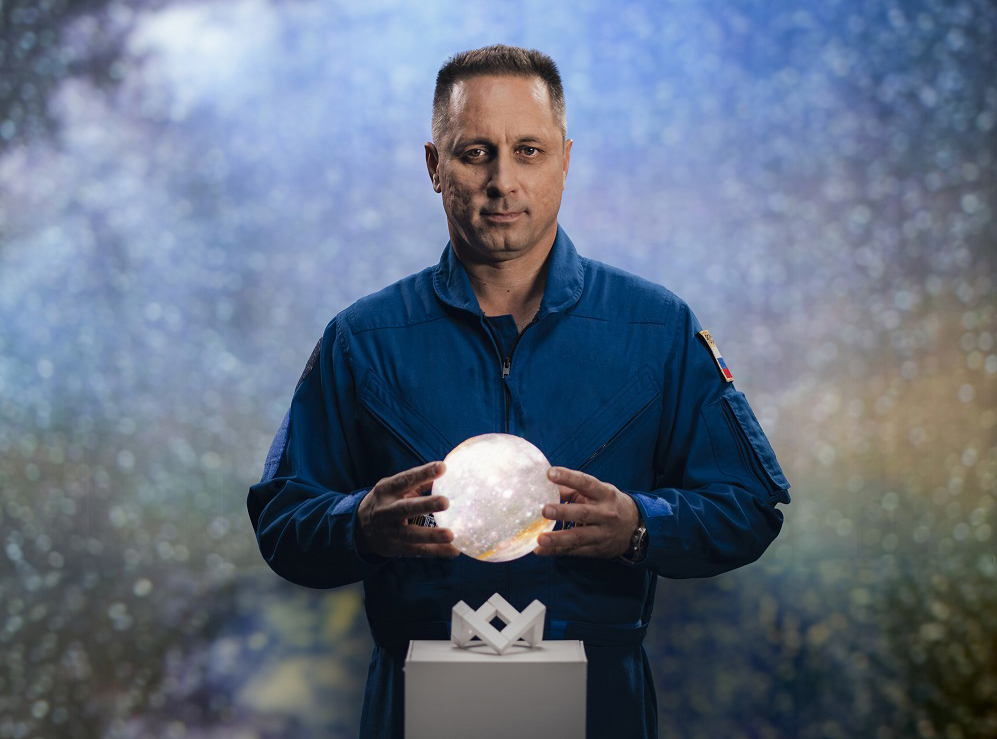 Новый внедорожник EXEED VX испытал российский космонавт Антон Шкаплеров