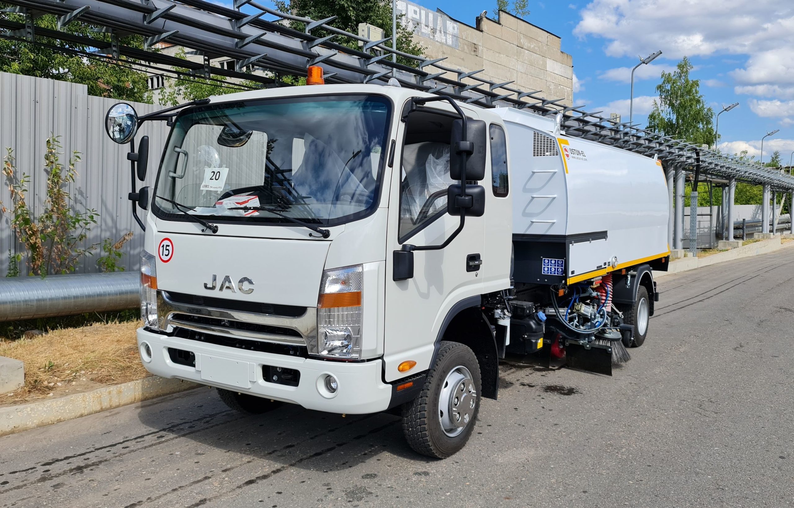 JAC N90 – старт продаж в России