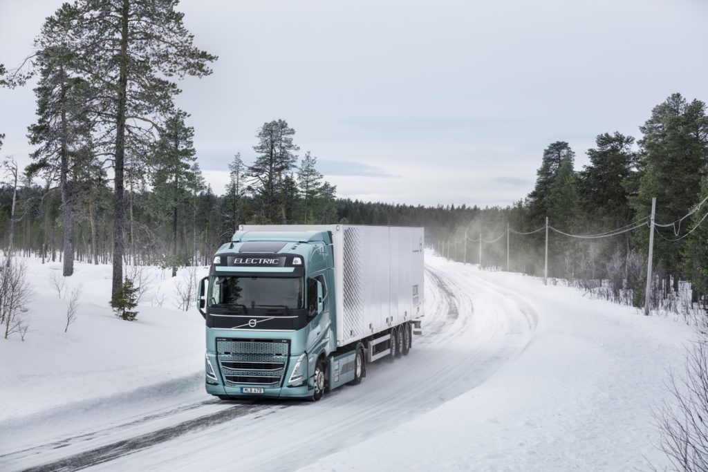 Электрогрузовики Volvo - проверено севером