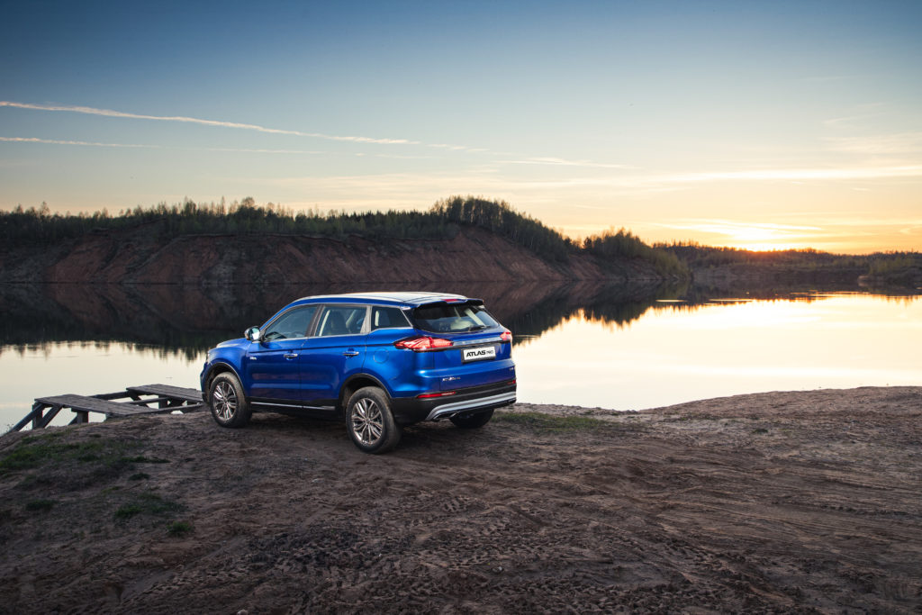 Цены и комплектация Geely Atlas Pro