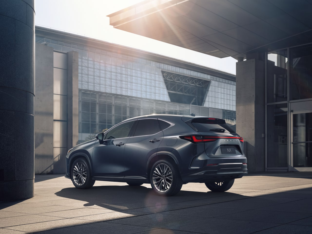 Начались продажи второго поколения Lexus NX