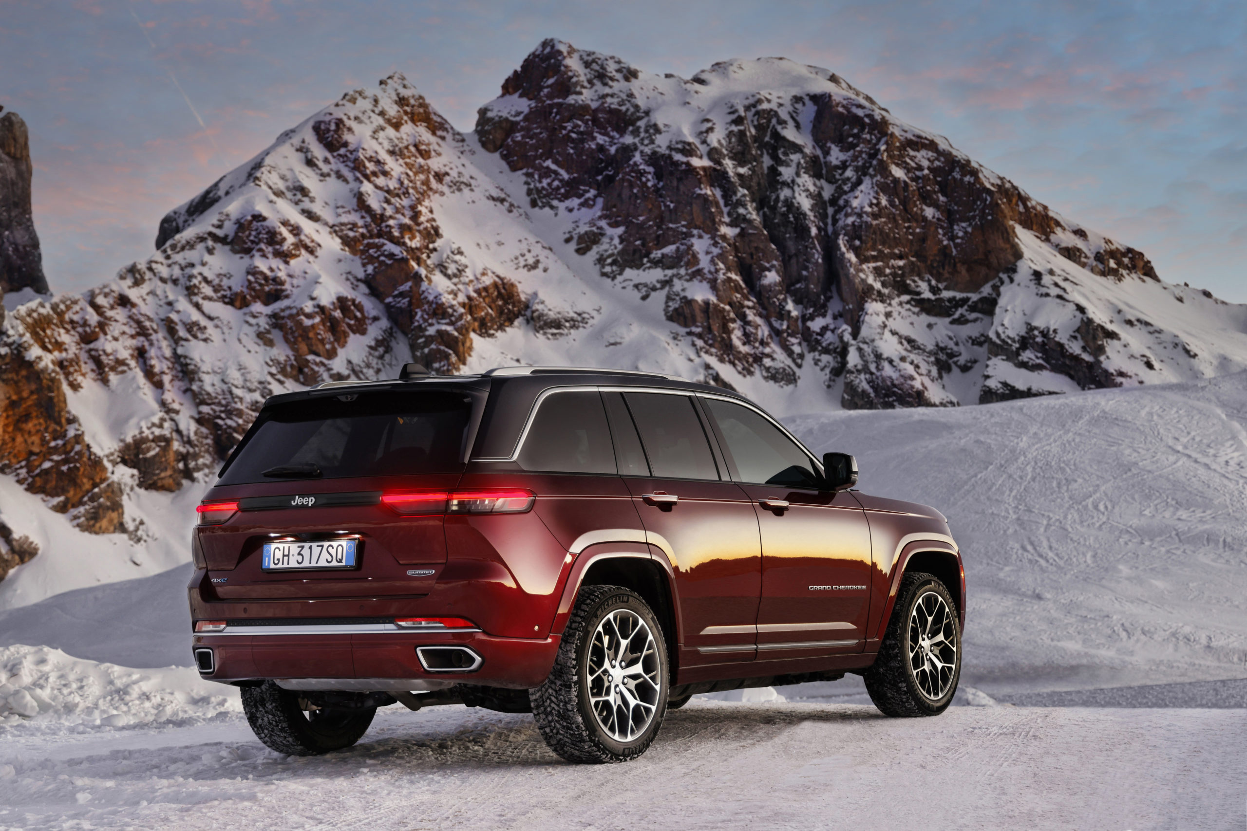 Jeep Grand Cherokee Summit - 2015 - 1920x1080