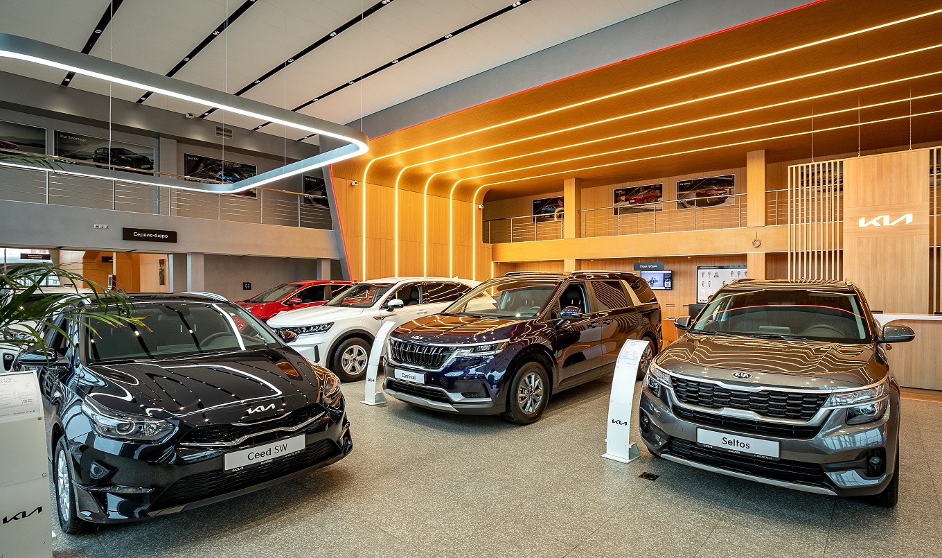 Компания Kia открыла первый в России дилерский центр в новой концепции Kia Store на базе АвтоГермес