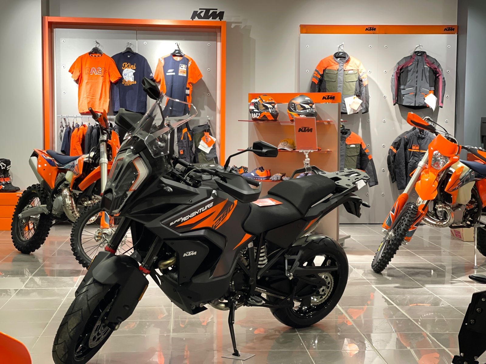 В Казани открылся дилерский центр австрийских мотоциклов KTM