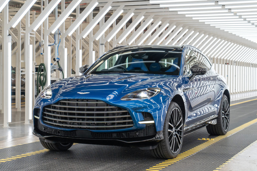 Первый Aston Martin DBX707