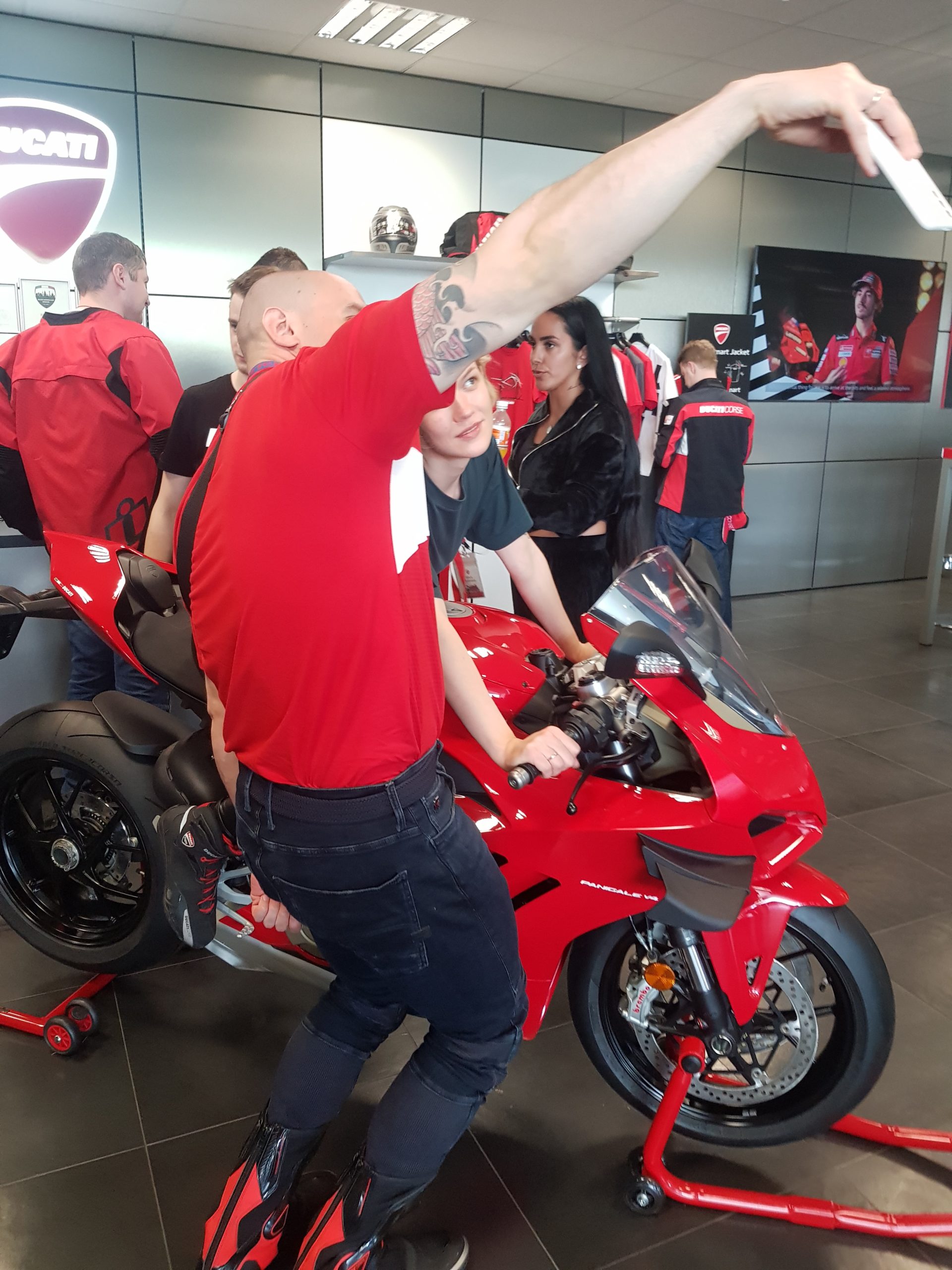 Открыт мотосезон на Ducati