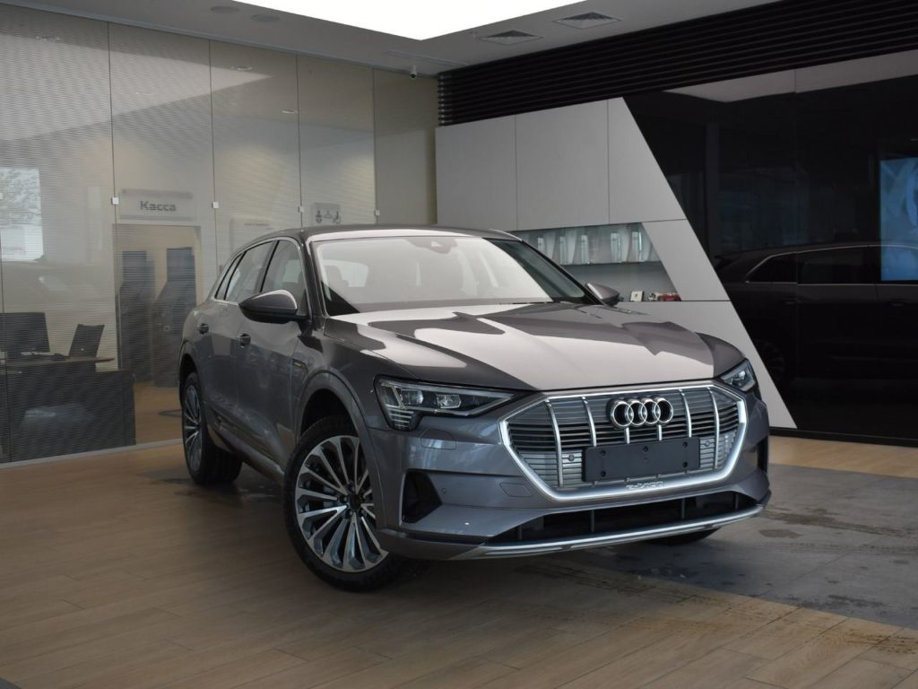 Audi e-tron на Таганке - Abiznews