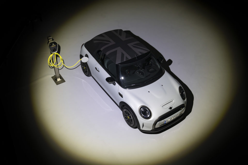 Электрокабриолет MINI Cooper SE Convertible