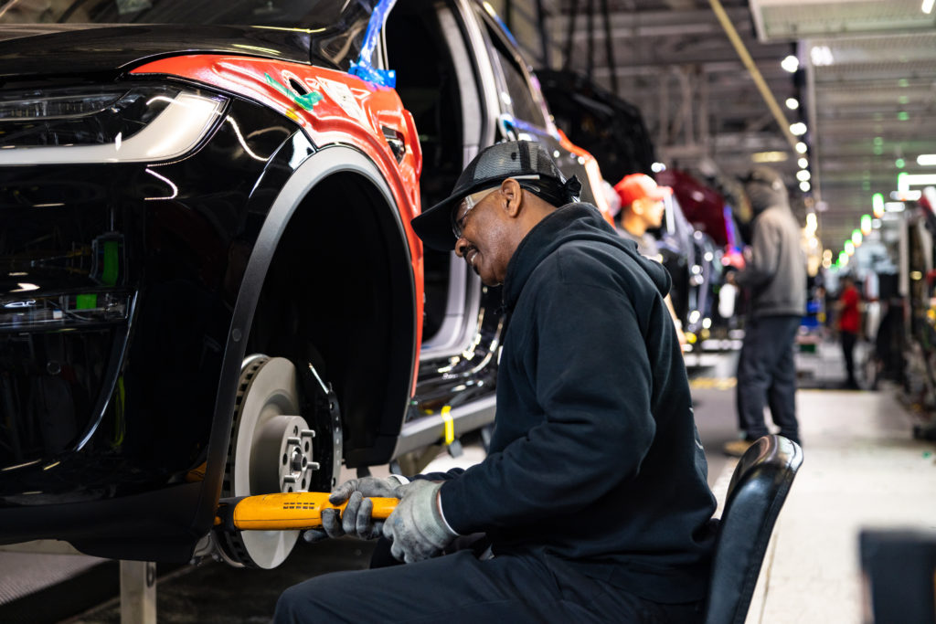 Руслайнер. Tesla Fremont Factory. Производители автомобилей. Американский производитель автомобилей. Новости автопроизводителей.