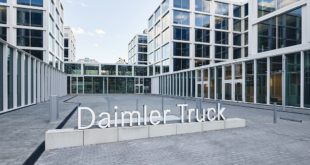 Daimler Truck раздает деньги
