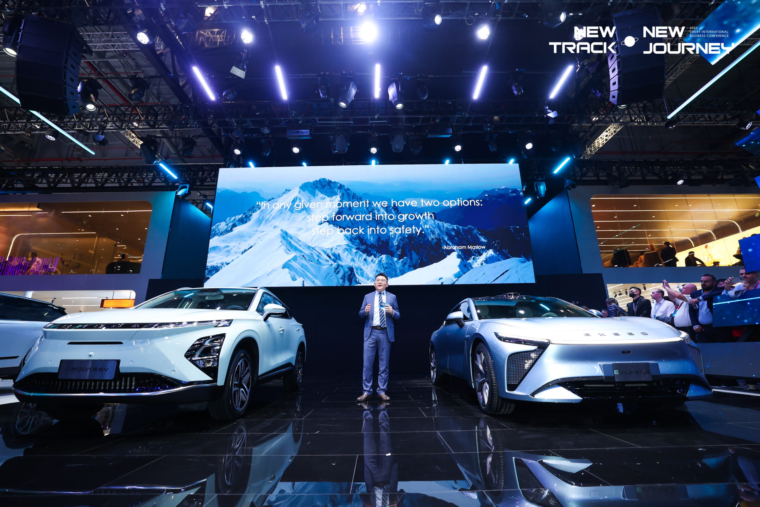 EXEED в Шанхае представил два новых электромобиля – седан с внутренним кодом E03 и внедорожник с кодом E0Y