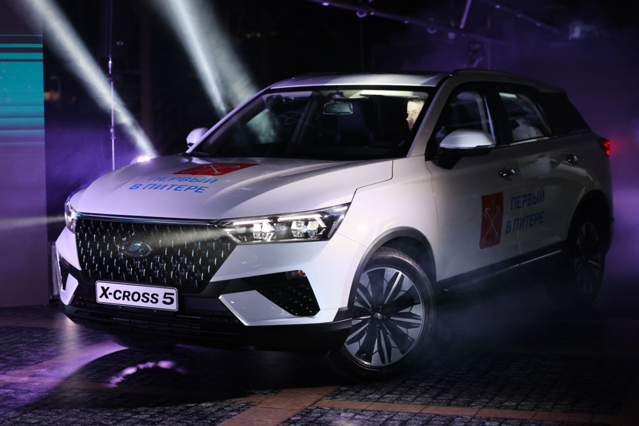 В Санкт-Петербурге началось производство кроссовер LADA X-cross 5