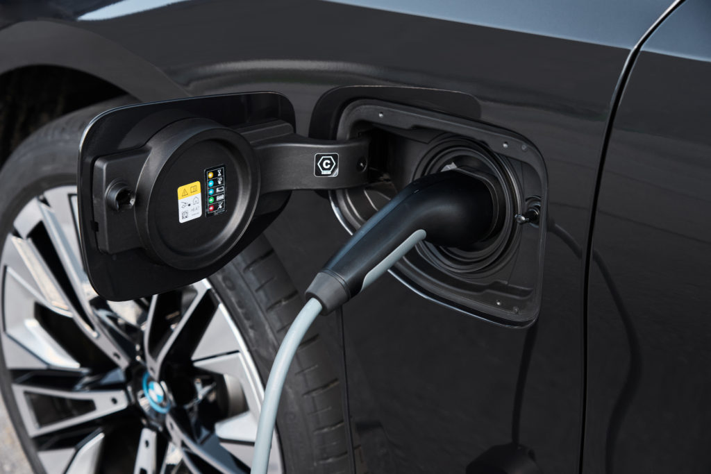 BMW 5 серии с подключаемым гибридным приводом