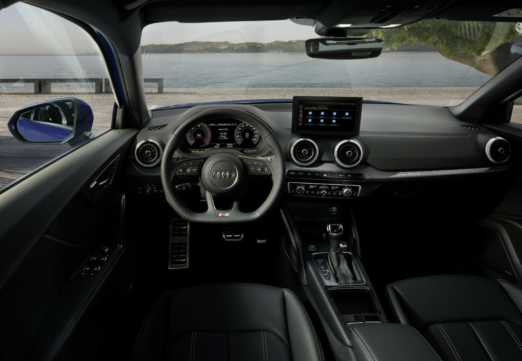 Кабина Audi Q2