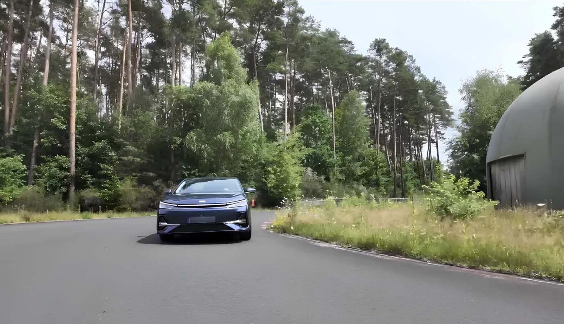 Geely Galaxy A7 испытан на трассе Нюрбургринг
