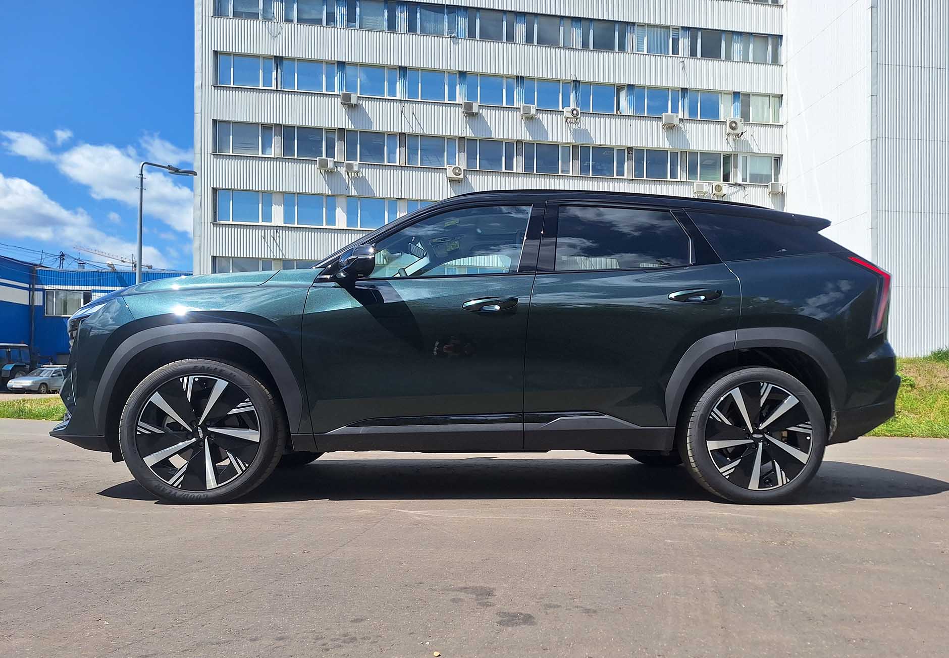 Geely Atlas: вторая версия зеленого Титана